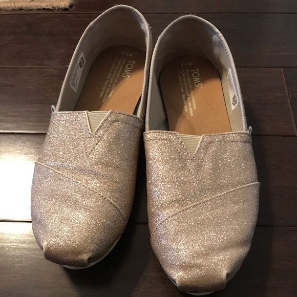 toms rose gold glimmer classic